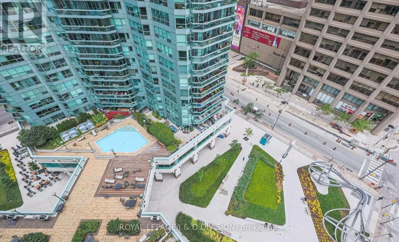706 - 10 QUEENS QUAY W