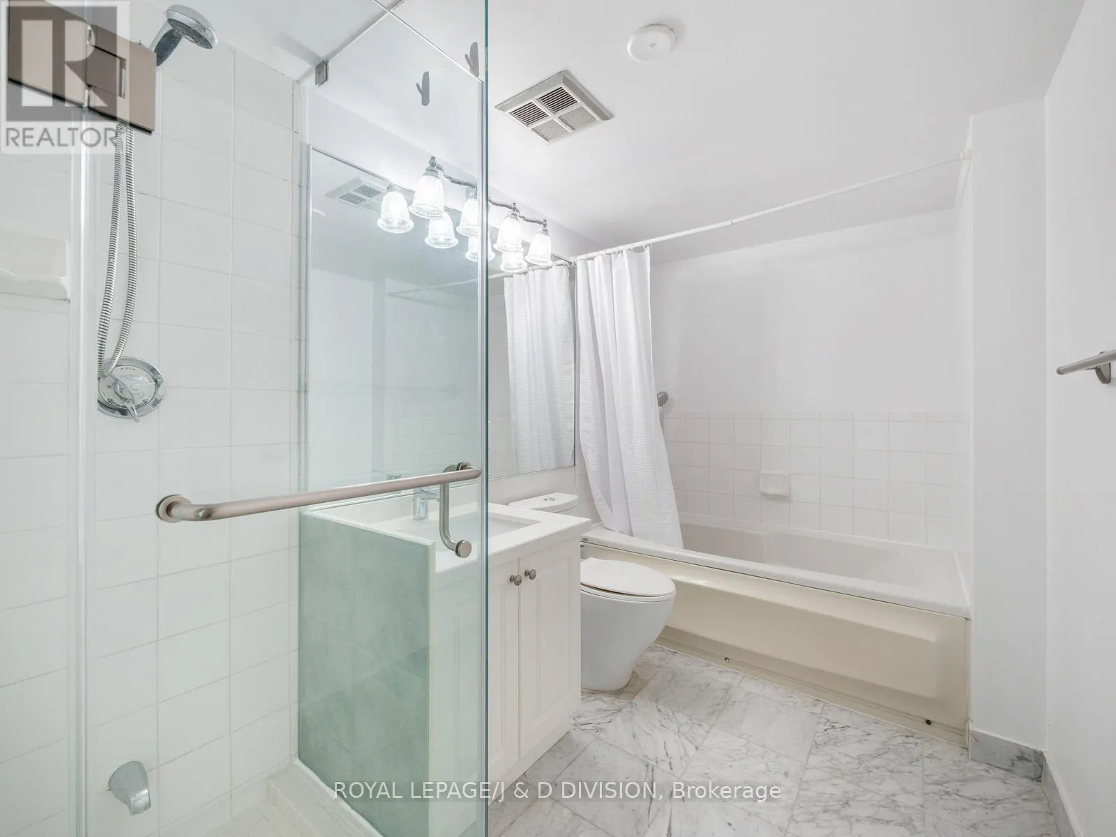 706 - 10 QUEENS QUAY W