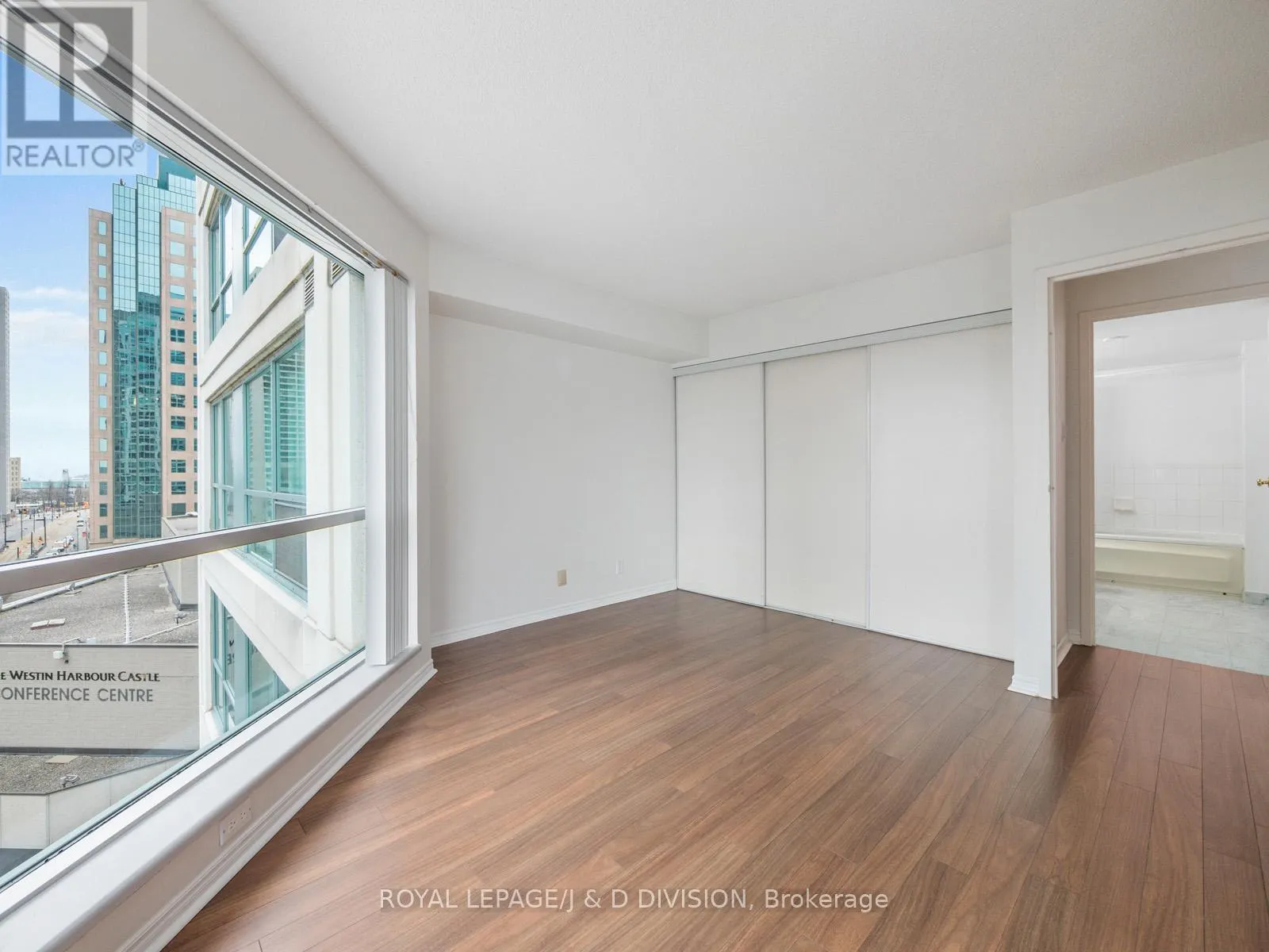 706 - 10 QUEENS QUAY W