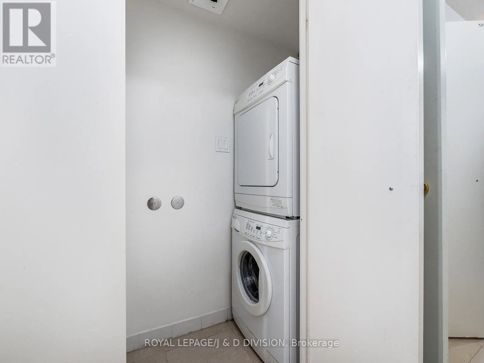 706 - 10 QUEENS QUAY W