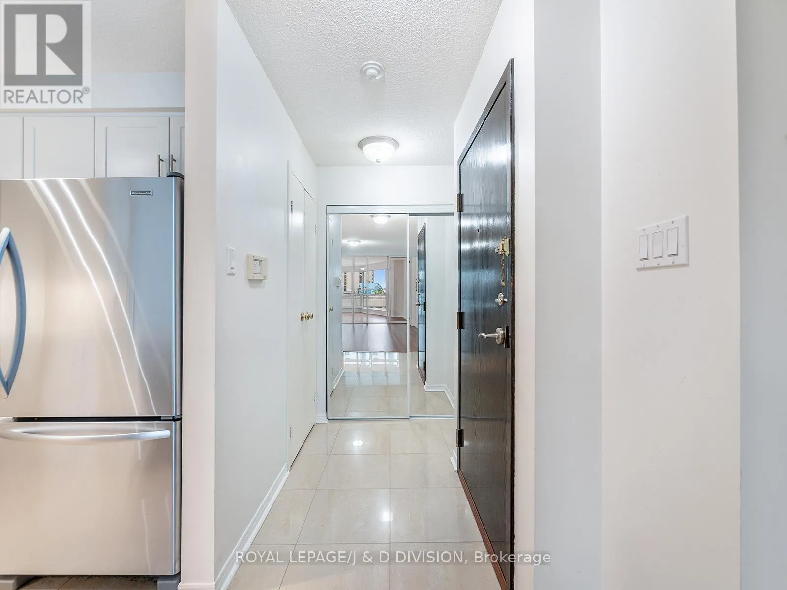 706 - 10 QUEENS QUAY W