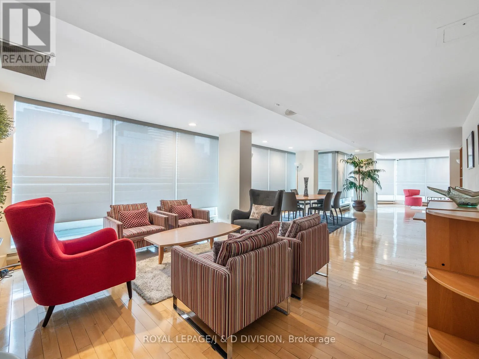 706 - 10 QUEENS QUAY W