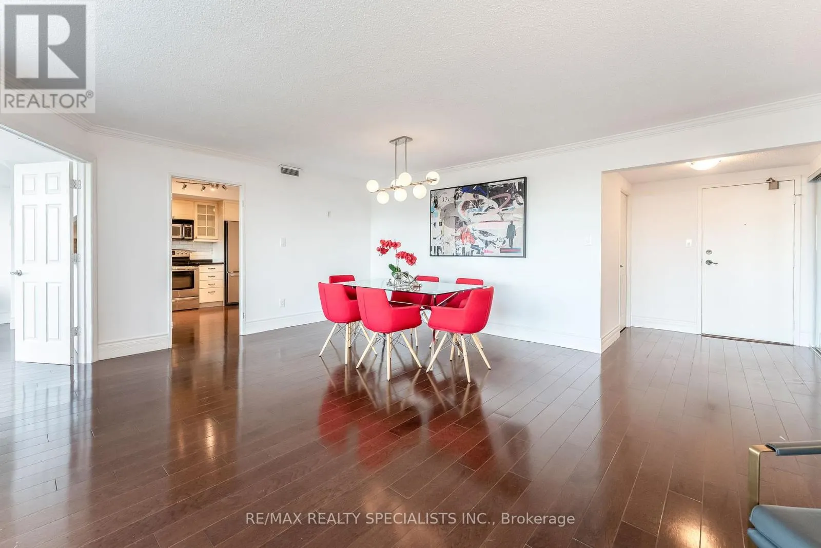 201 - 65 SKYMARK DRIVE