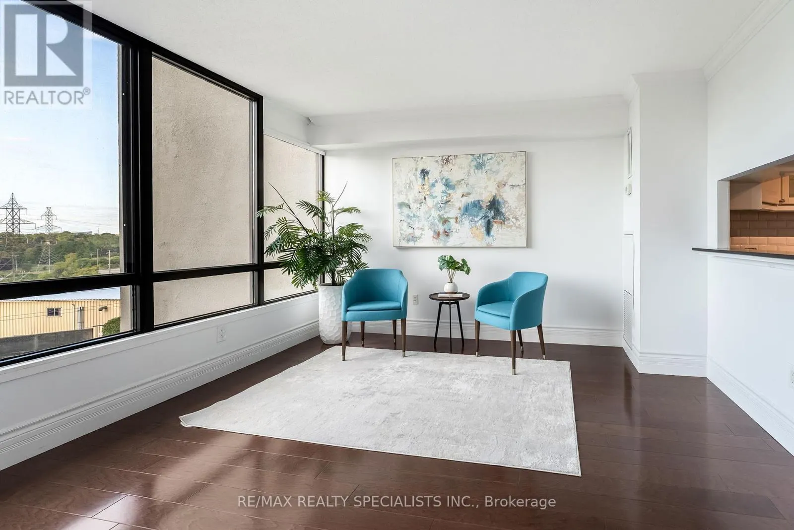 201 - 65 SKYMARK DRIVE