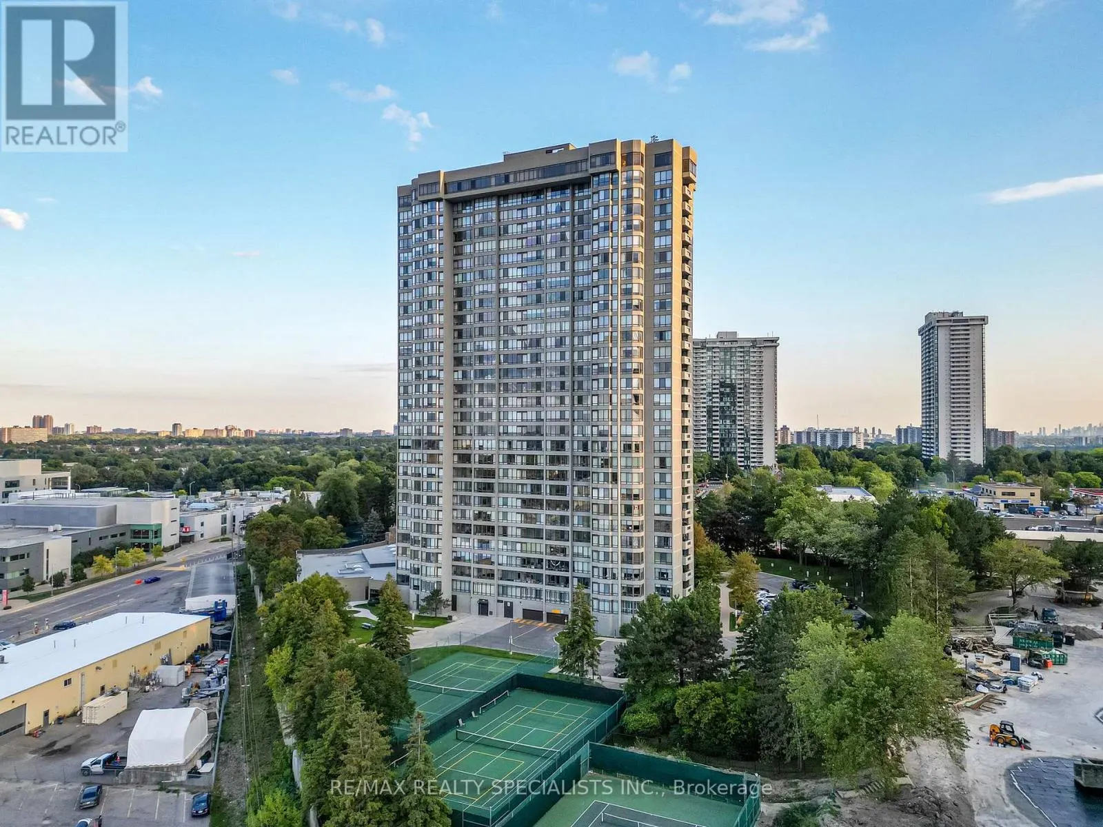 201 - 65 SKYMARK DRIVE