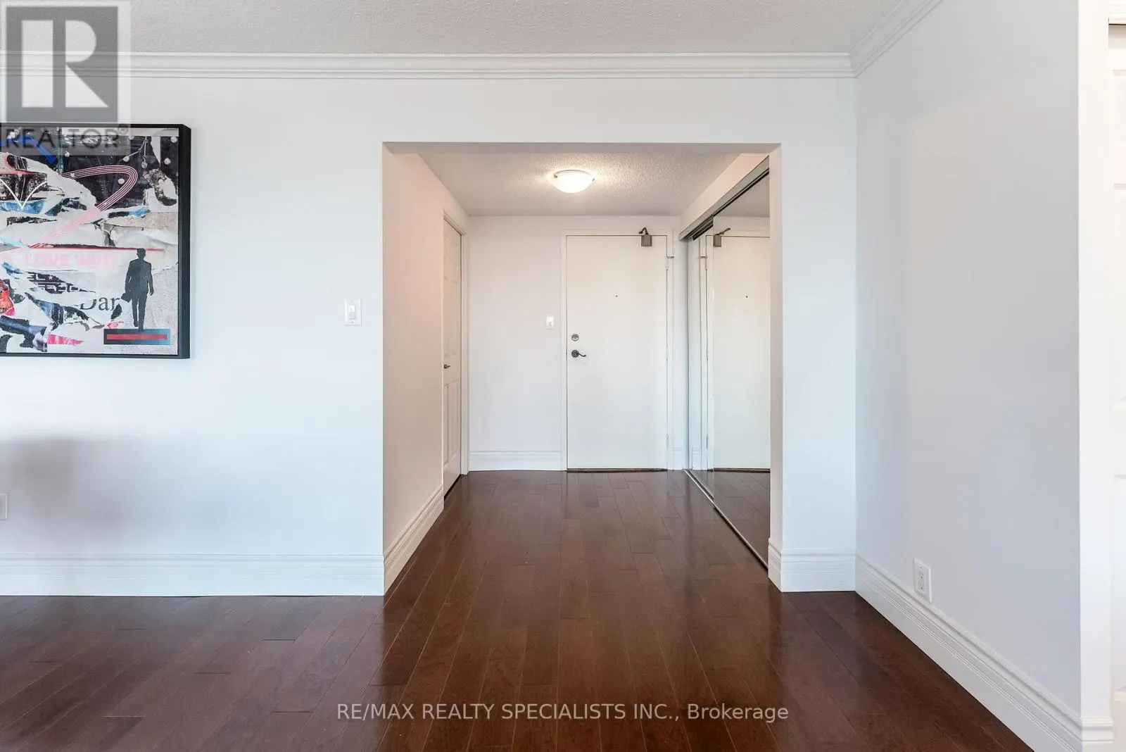 201 - 65 SKYMARK DRIVE
