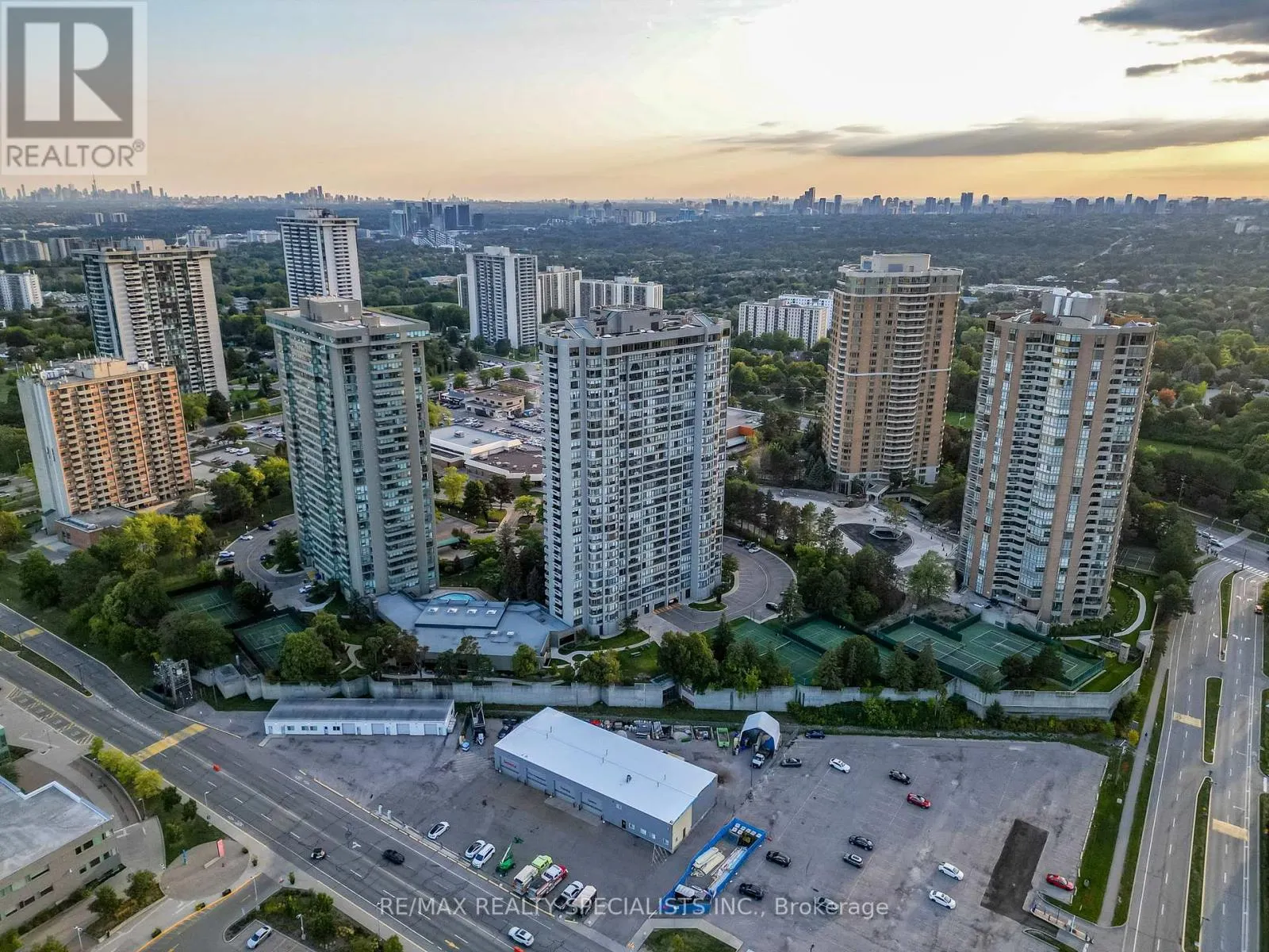 201 - 65 SKYMARK DRIVE
