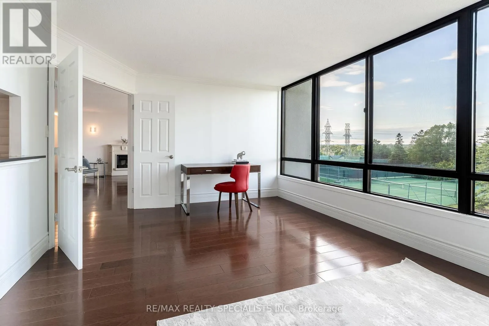201 - 65 SKYMARK DRIVE