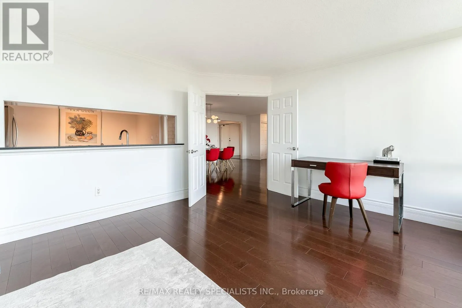 201 - 65 SKYMARK DRIVE