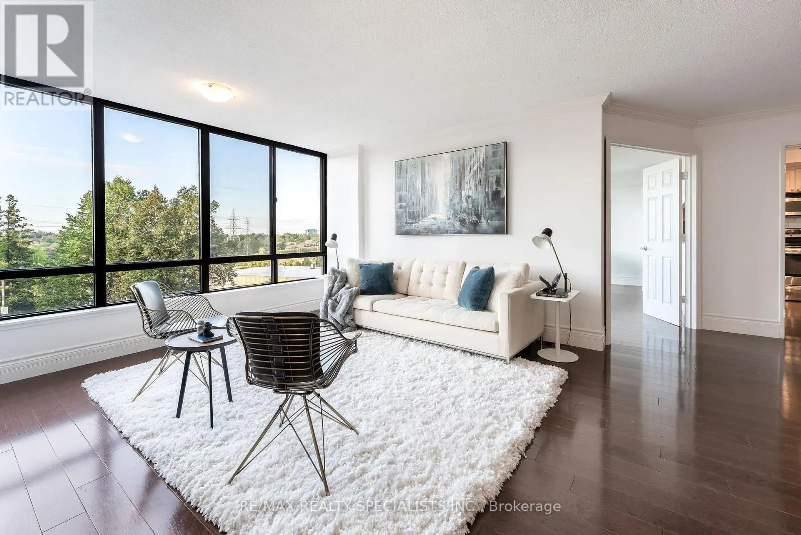 201 - 65 SKYMARK DRIVE