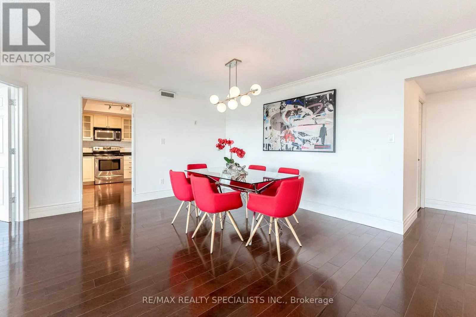 201 - 65 SKYMARK DRIVE
