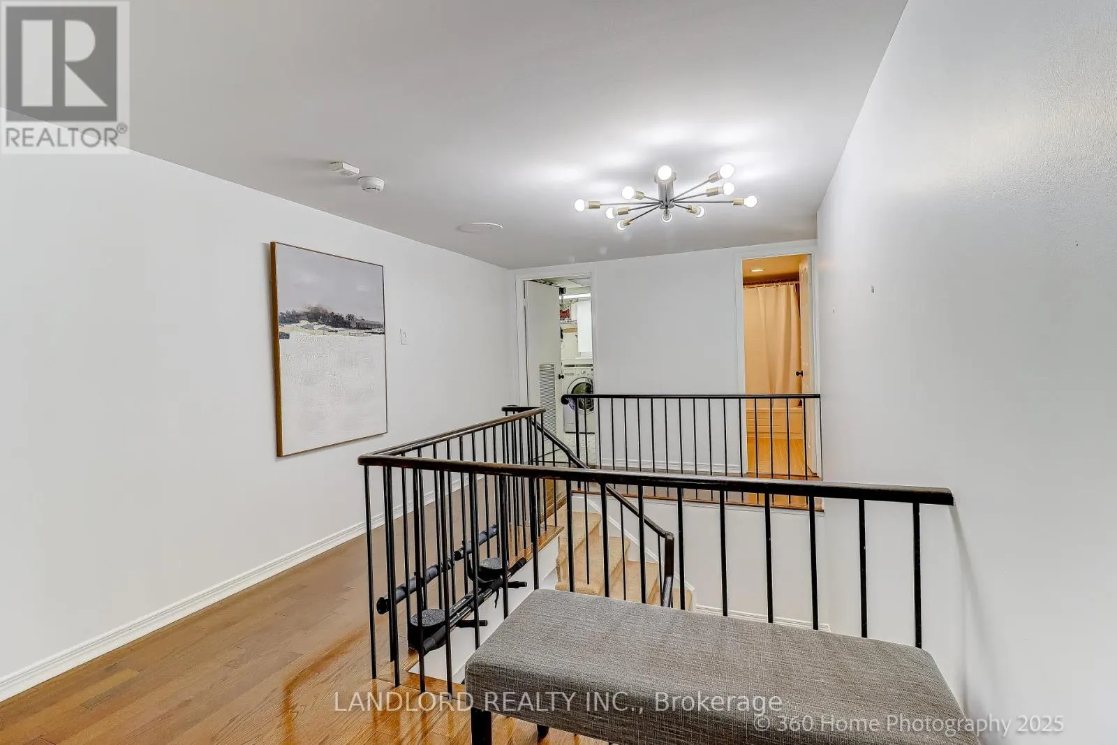 207 - 360 BLOOR STREET E