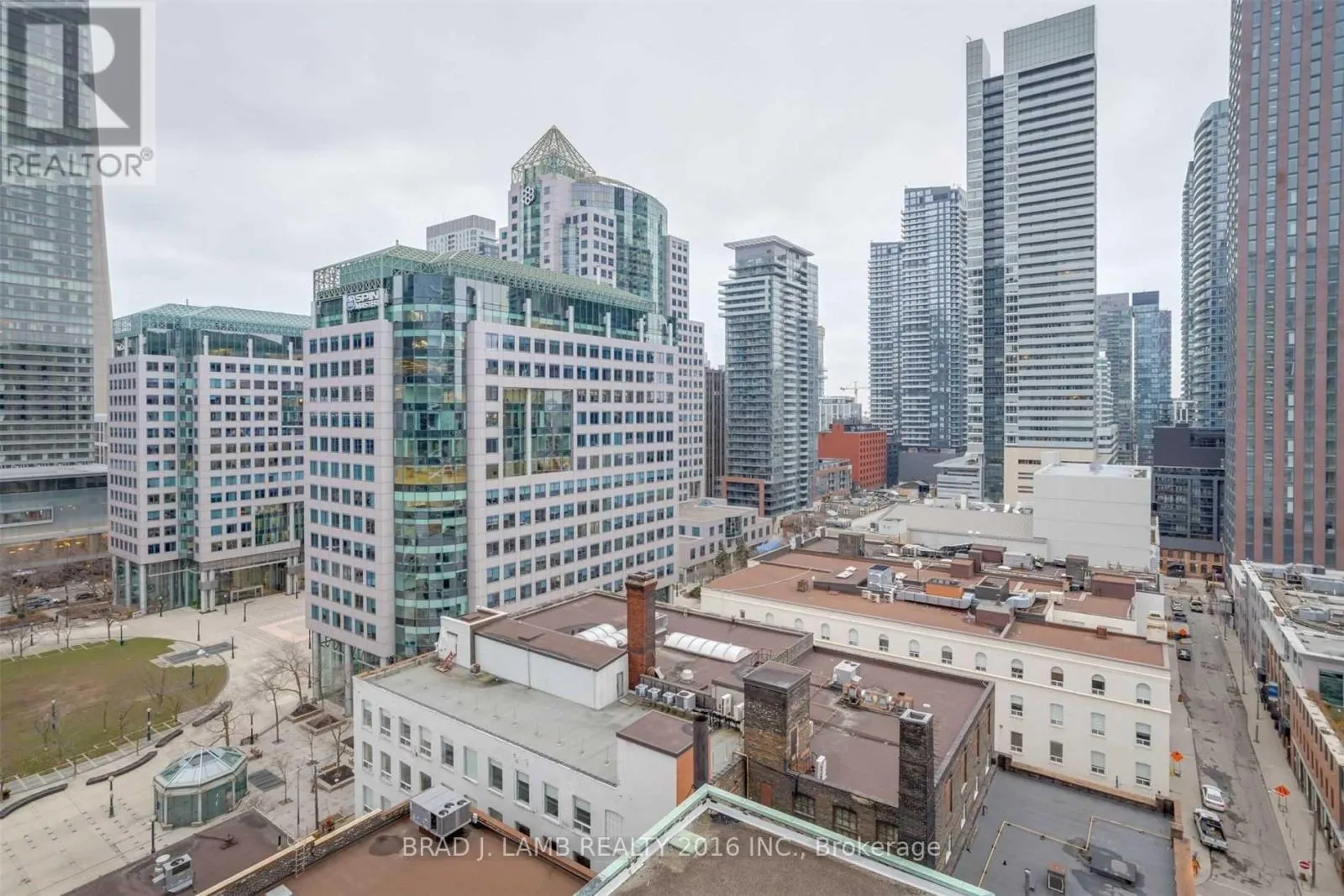 1301 - 224 KING STREET W