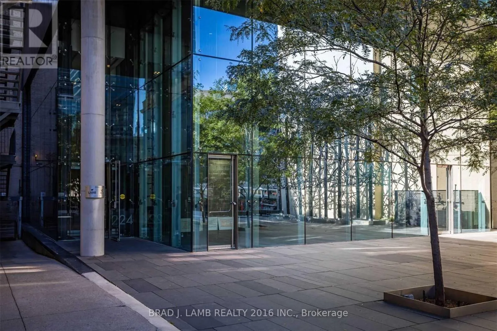 1301 - 224 KING STREET W