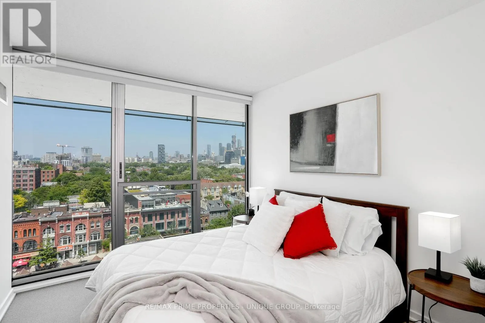 923 - 388 RICHMOND STREET W