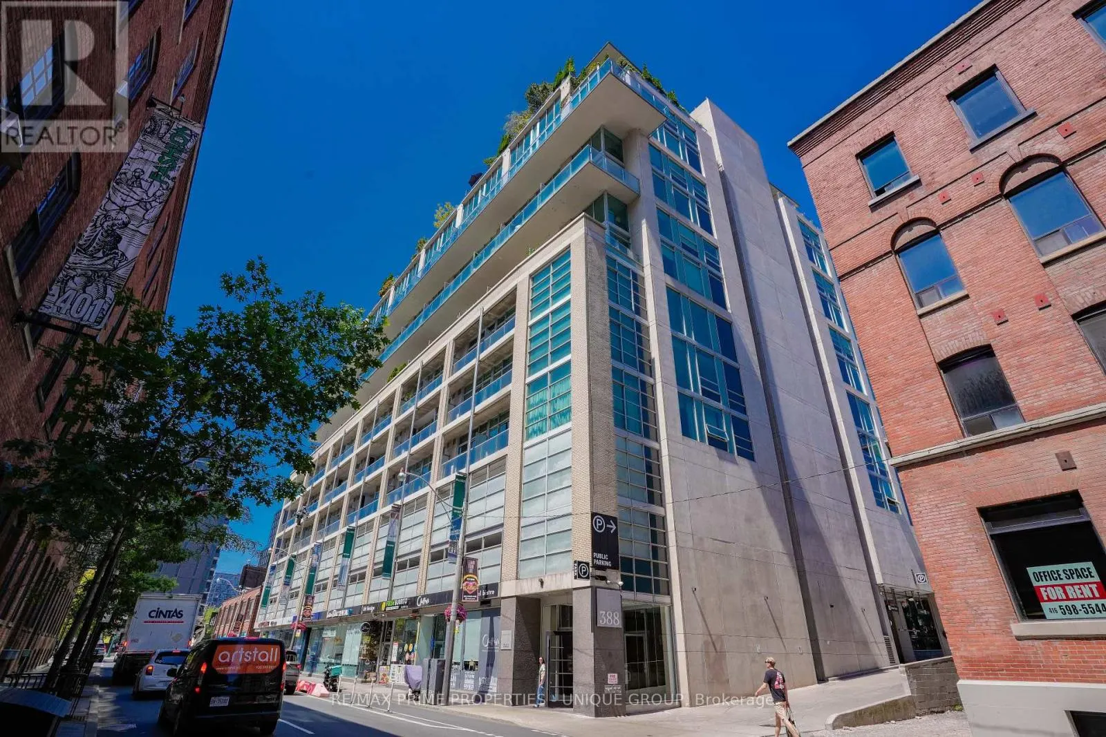 923 - 388 RICHMOND STREET W