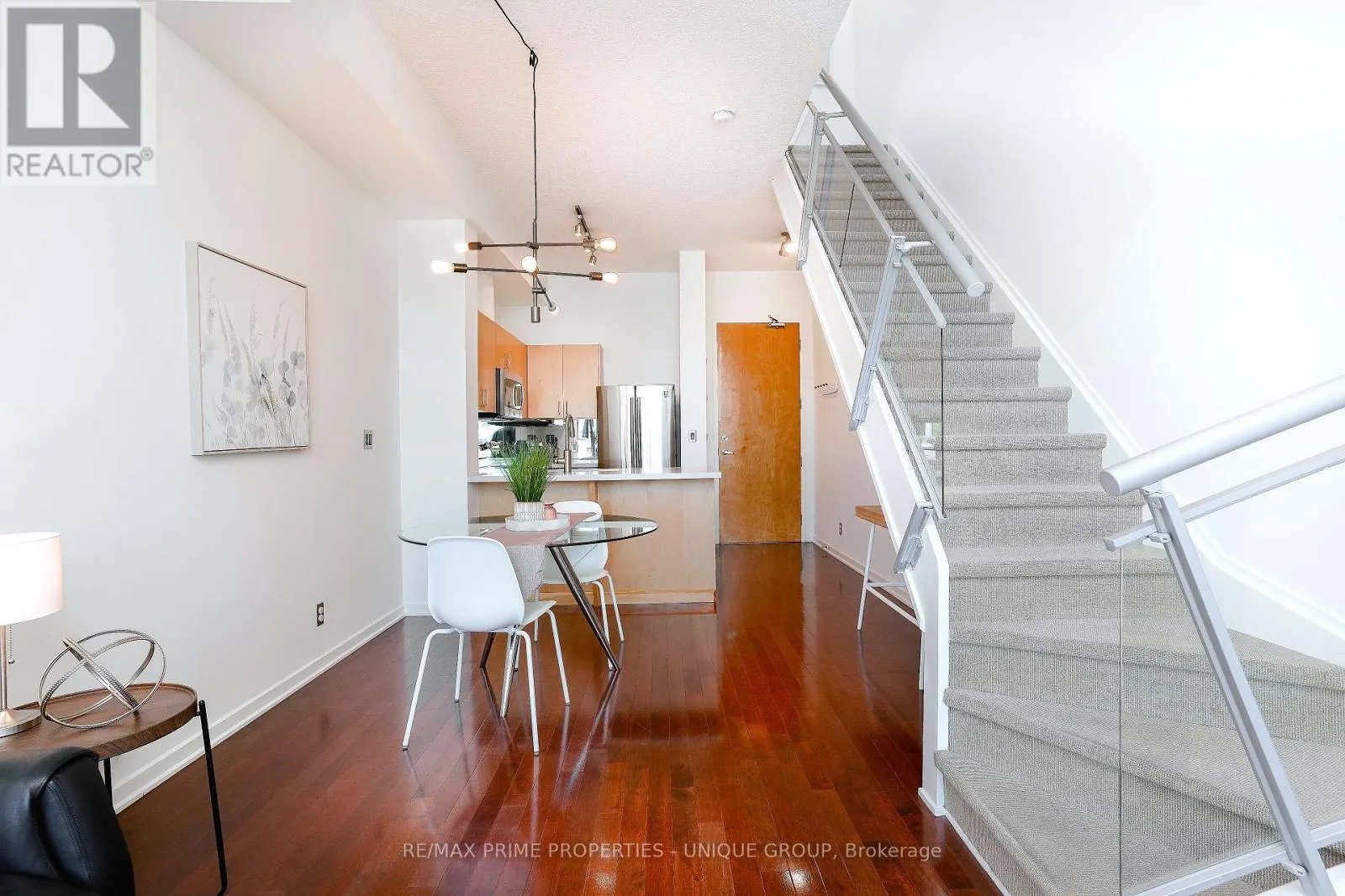 923 - 388 RICHMOND STREET W