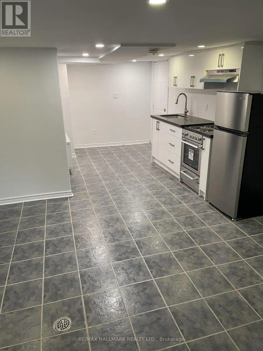 414 DUNDAS STREET E