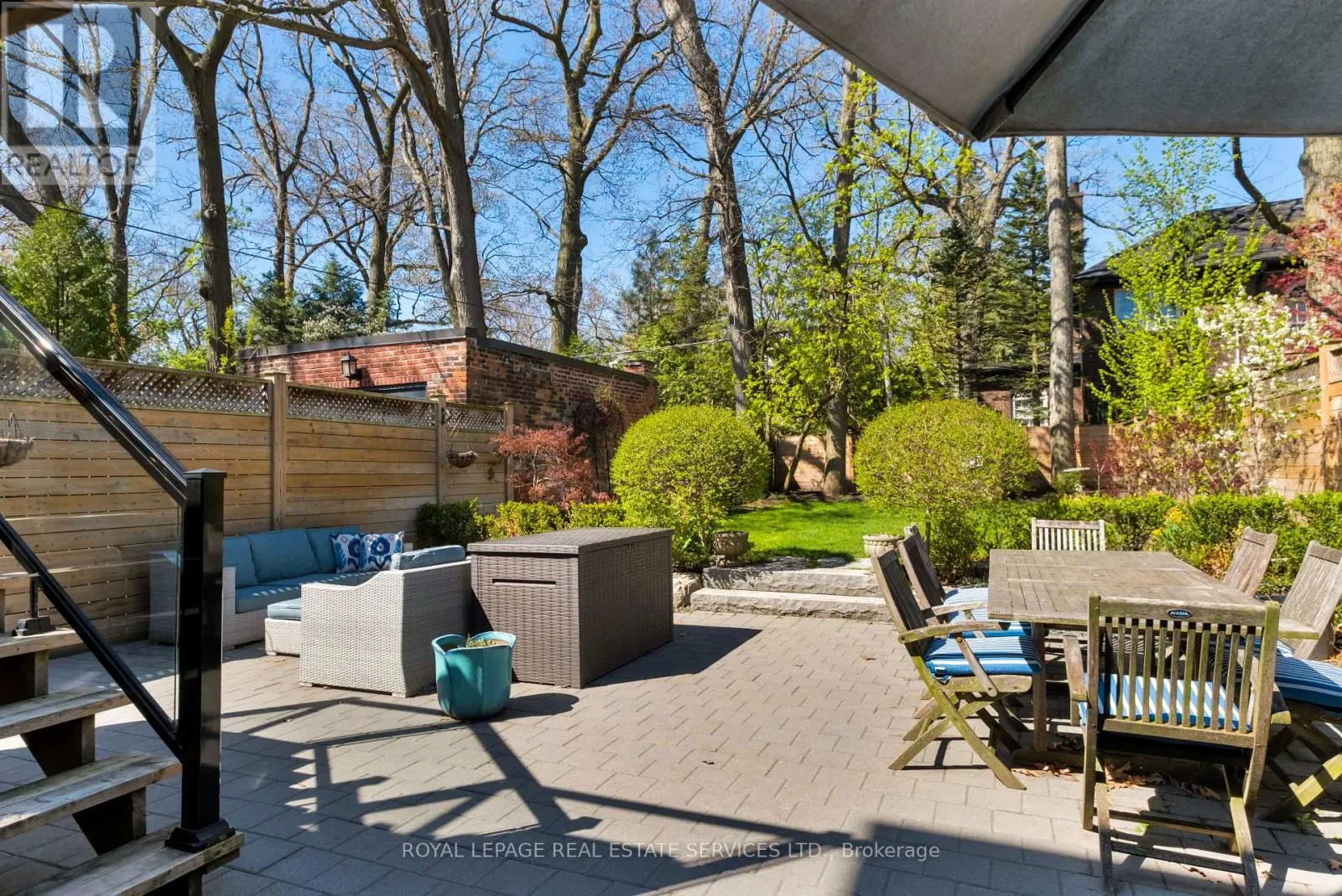 390 WALMER ROAD W