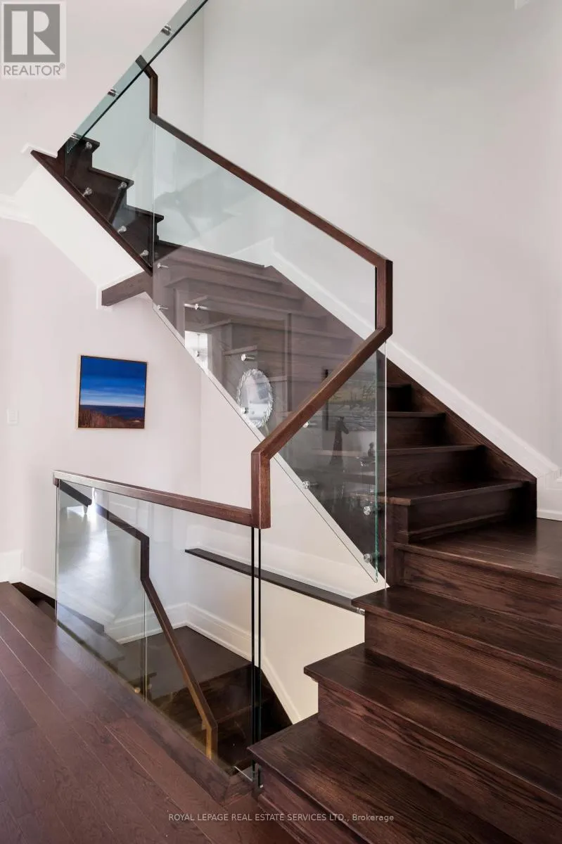 390 WALMER ROAD W