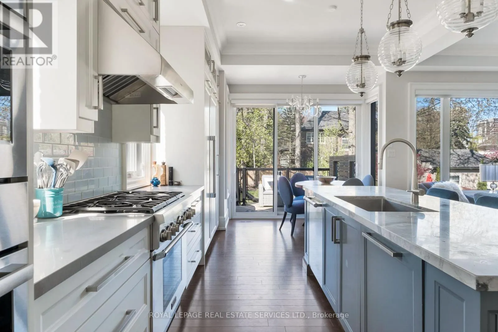 390 WALMER ROAD W