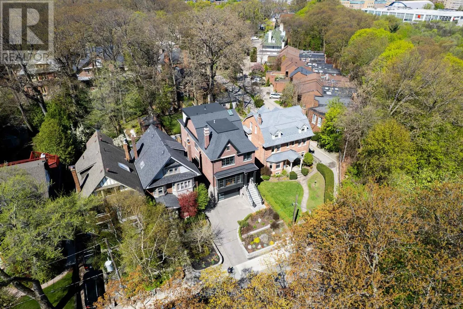 390 WALMER ROAD W
