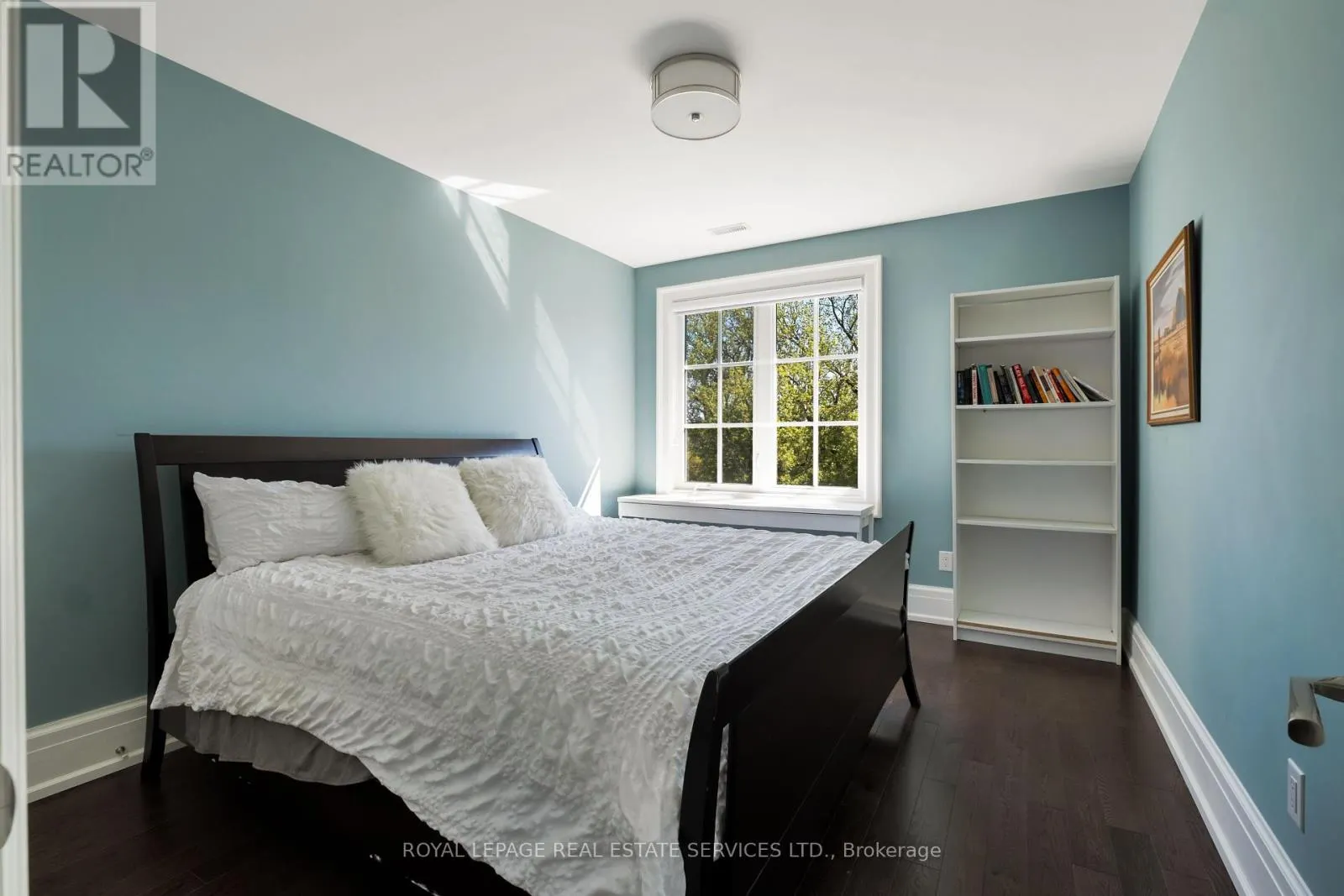 390 WALMER ROAD W
