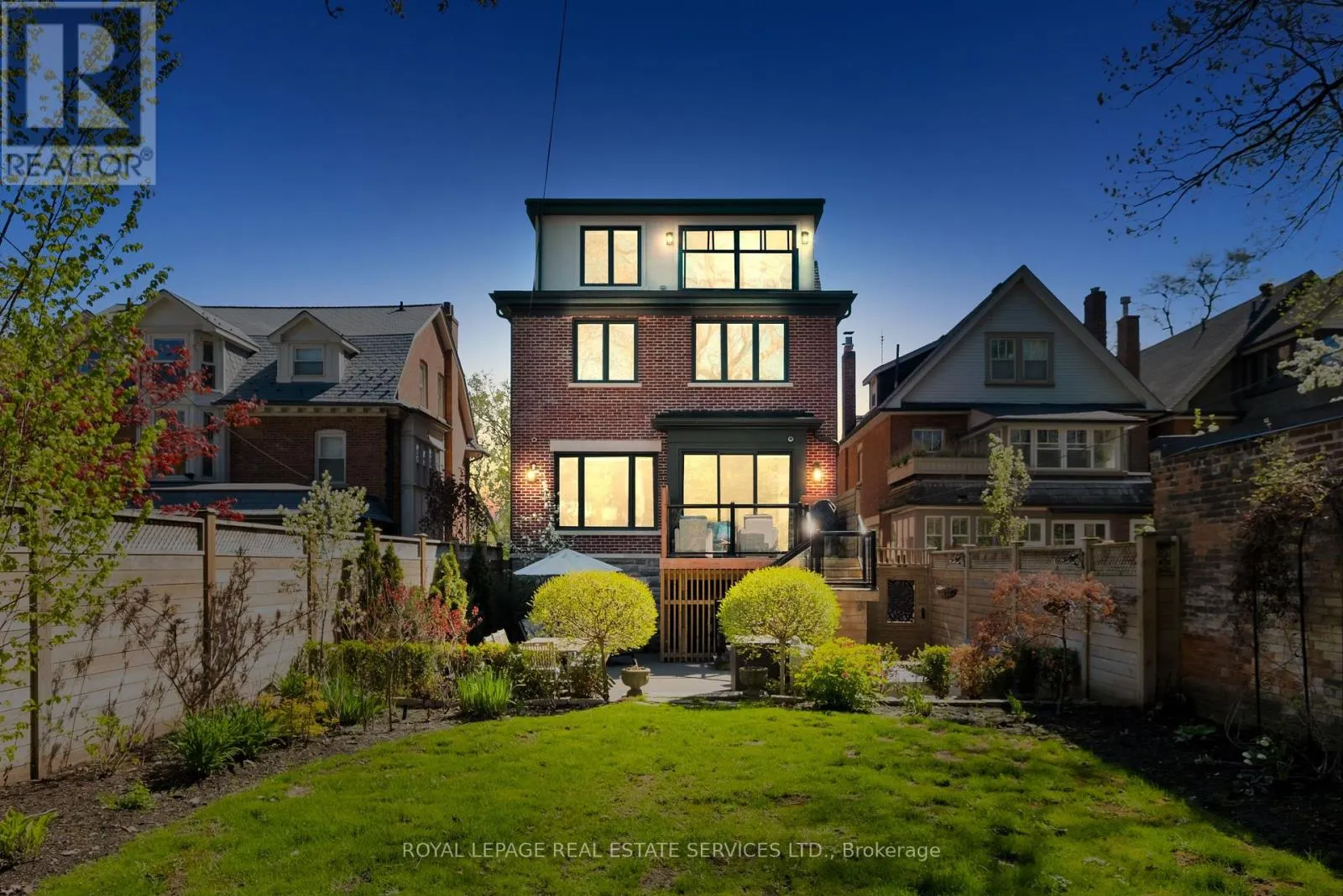 390 WALMER ROAD W