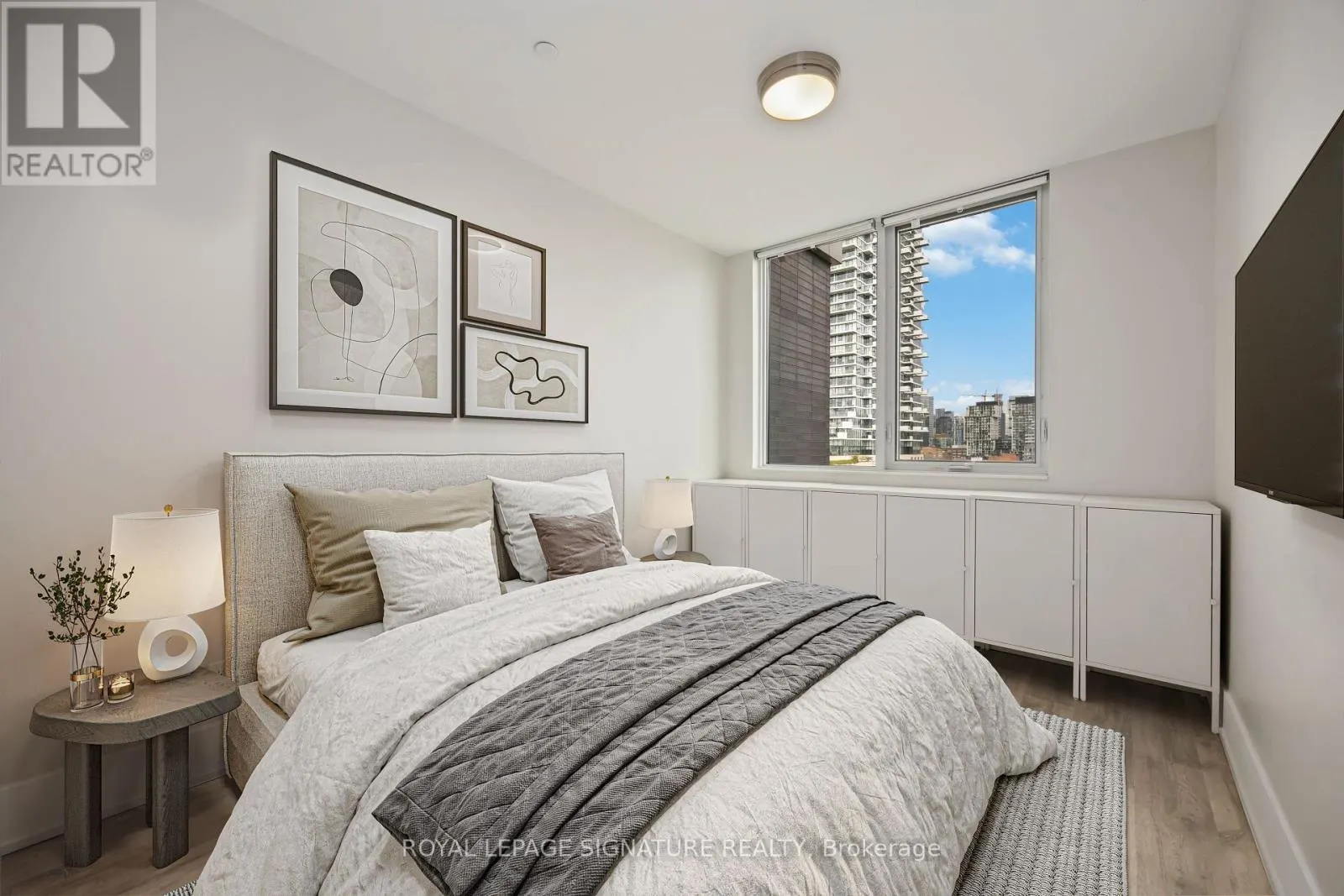 G PH 29 - 1 EDGEWATER DRIVE