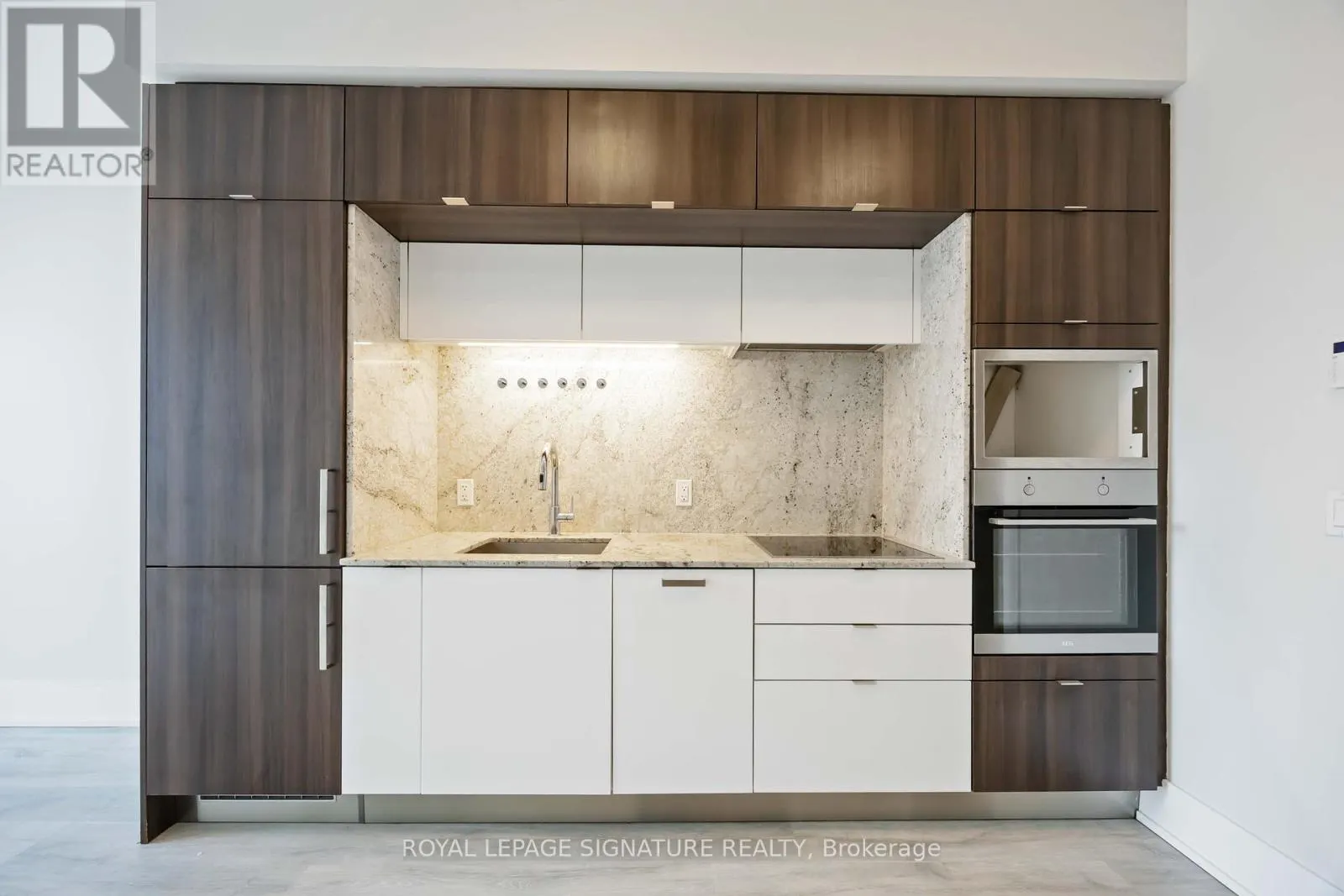 G PH 29 - 1 EDGEWATER DRIVE
