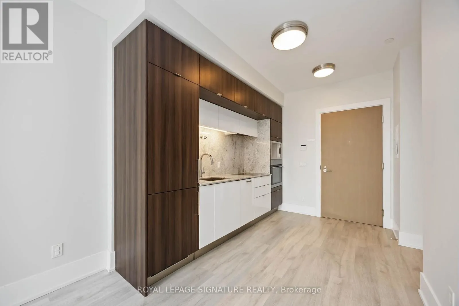 G PH 29 - 1 EDGEWATER DRIVE