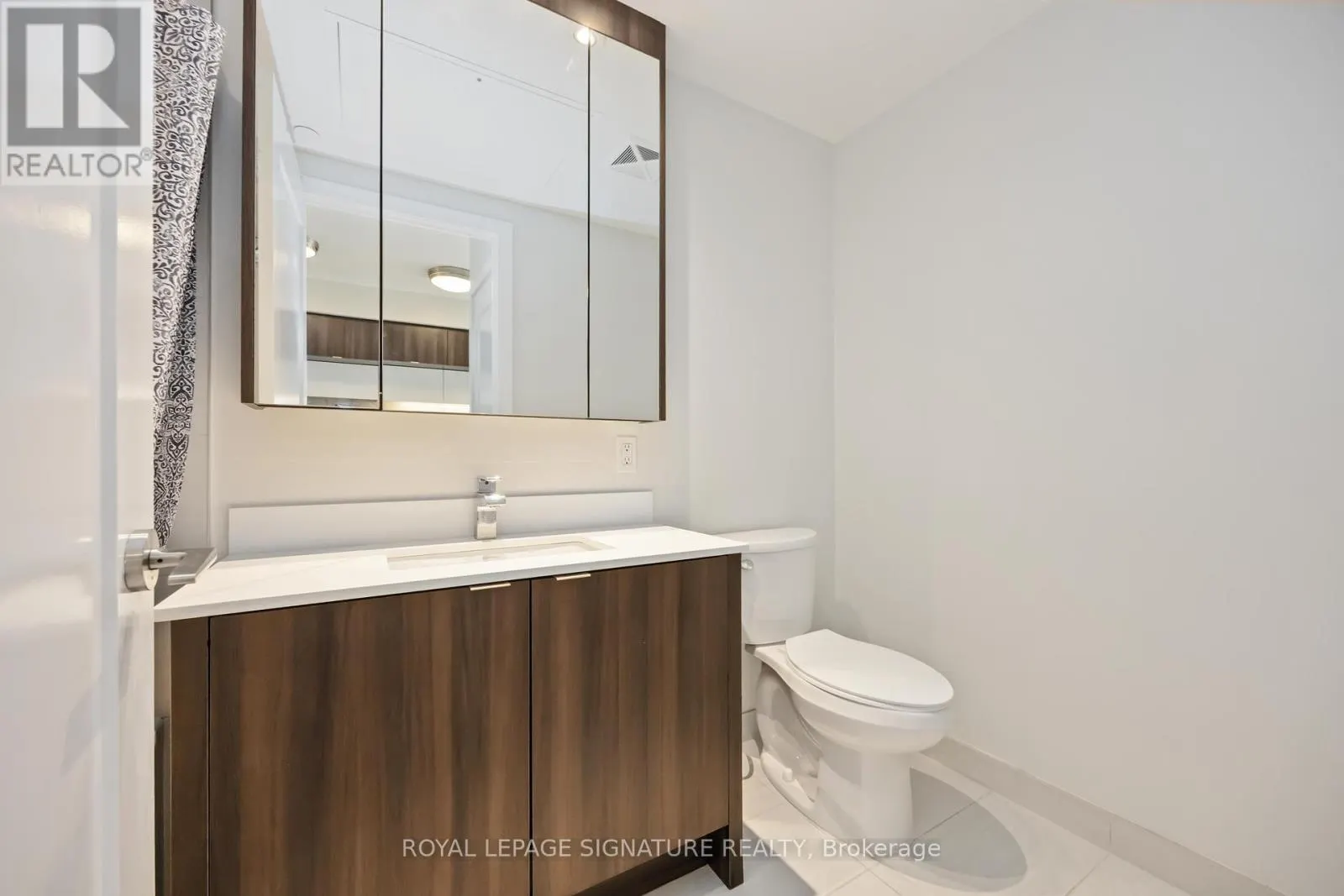 G PH 29 - 1 EDGEWATER DRIVE