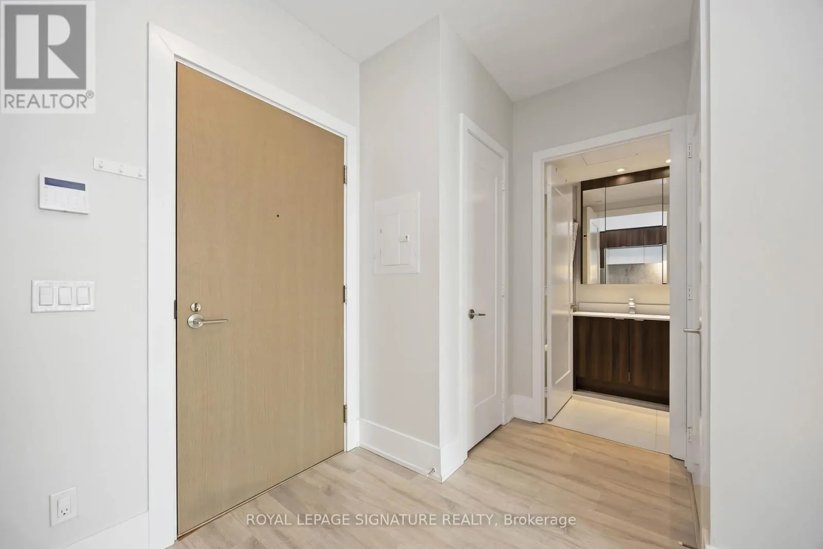G PH 29 - 1 EDGEWATER DRIVE