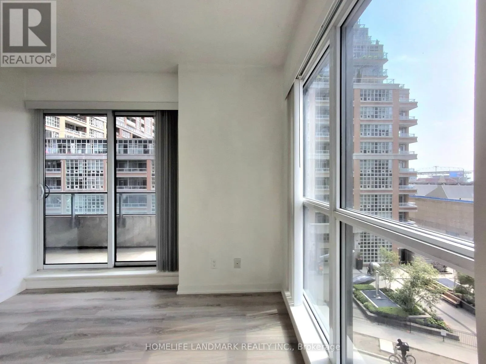 405 - 69 LYNN WILLIAMS STREET