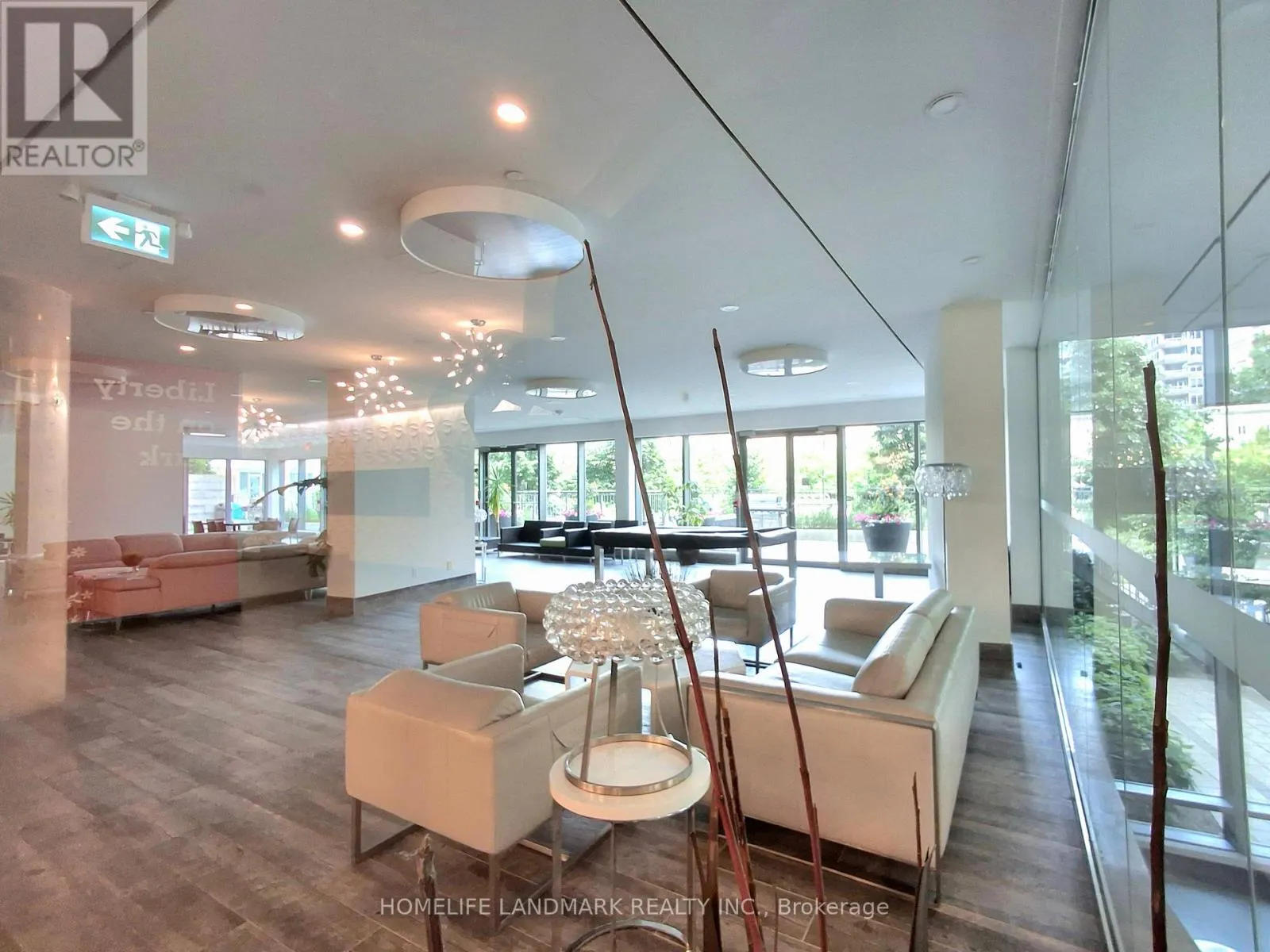 405 - 69 LYNN WILLIAMS STREET