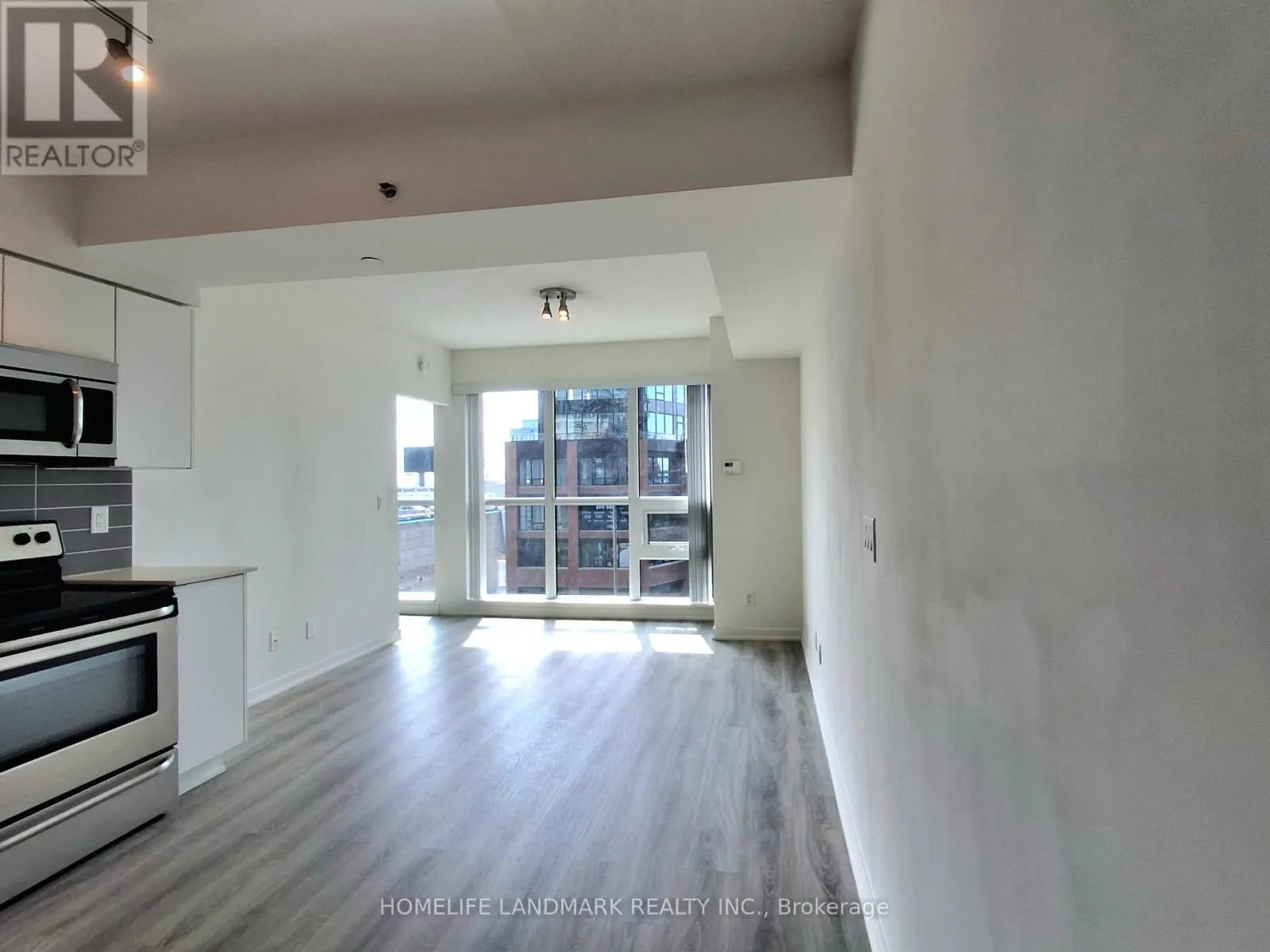 405 - 69 LYNN WILLIAMS STREET