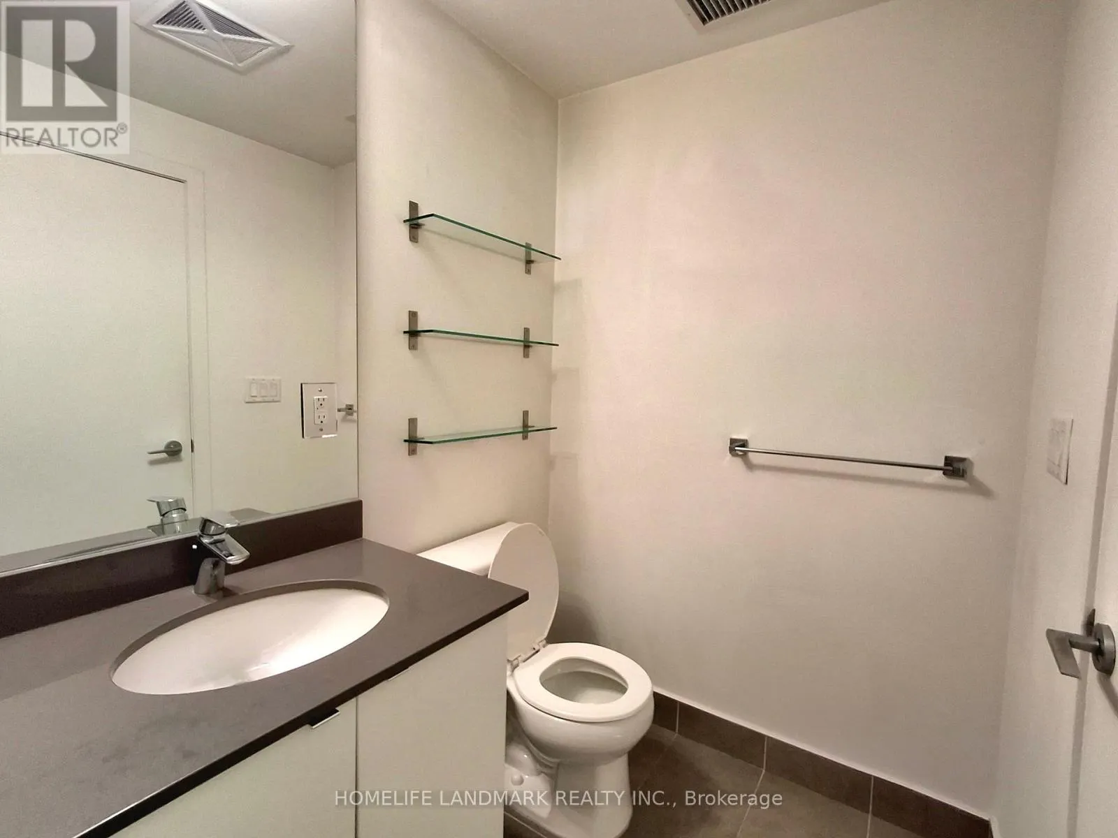405 - 69 LYNN WILLIAMS STREET