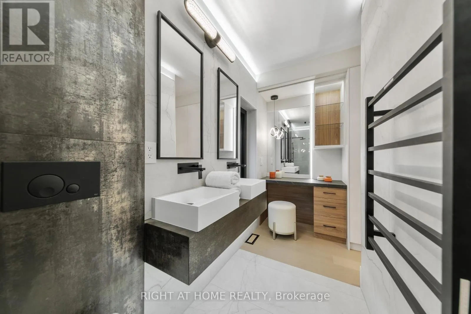 35 WOBURN AVENUE W