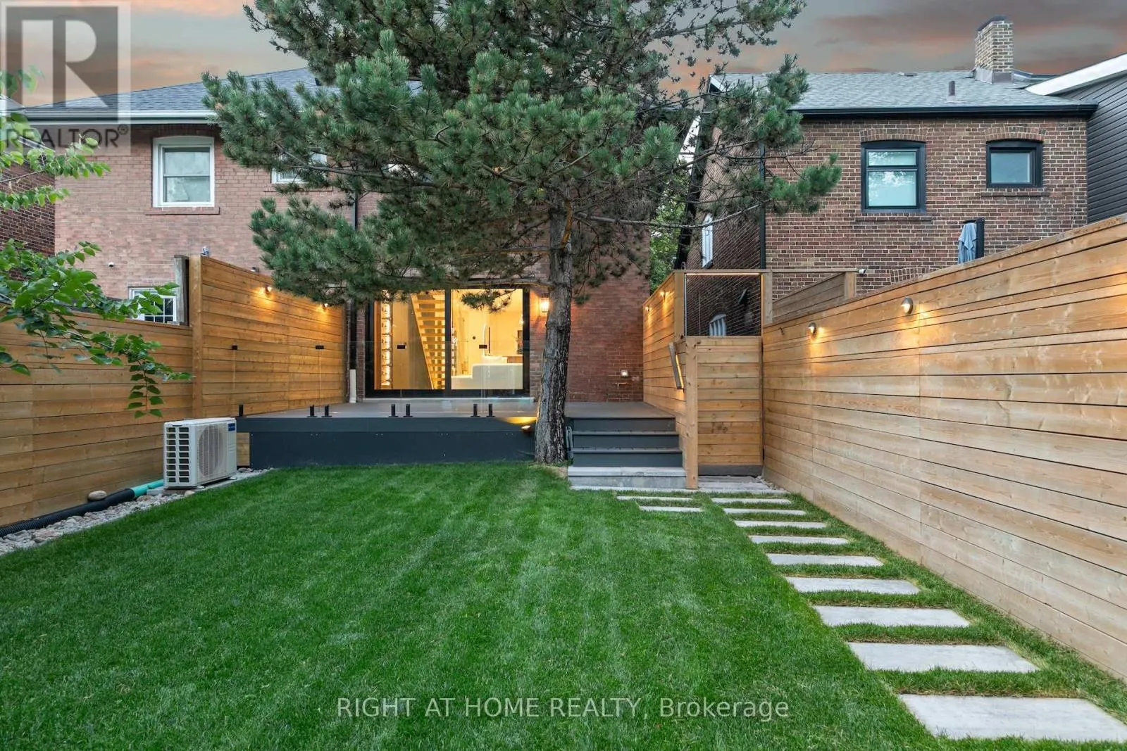 35 WOBURN AVENUE W