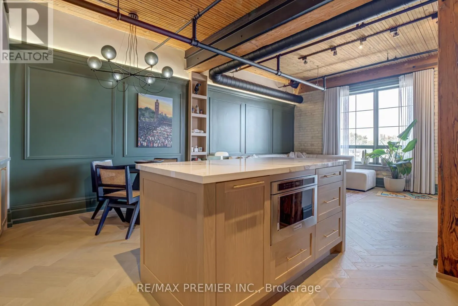 501 - 781 KING STREET W