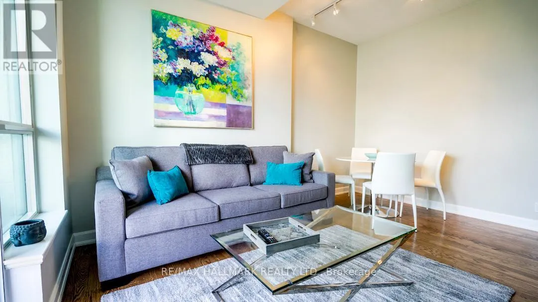 2525 - 230 QUEENS QUAY W