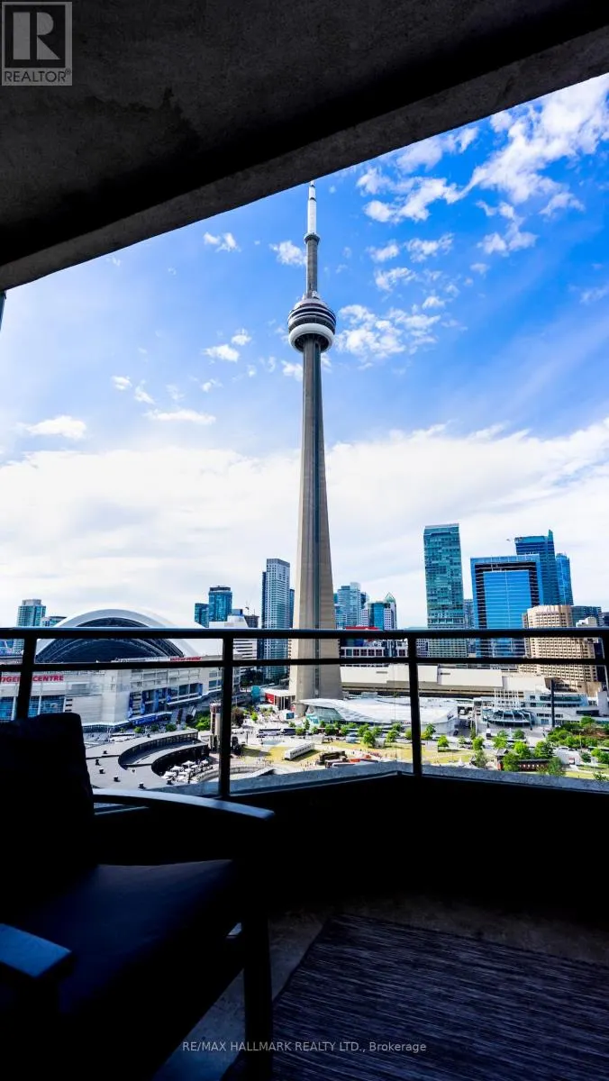 2525 - 230 QUEENS QUAY W