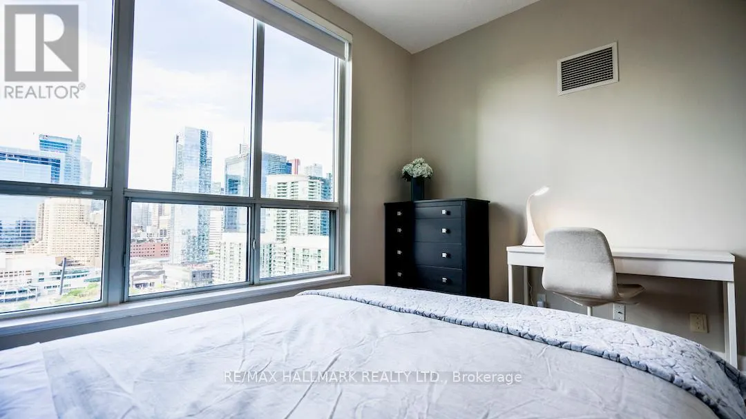2525 - 230 QUEENS QUAY W