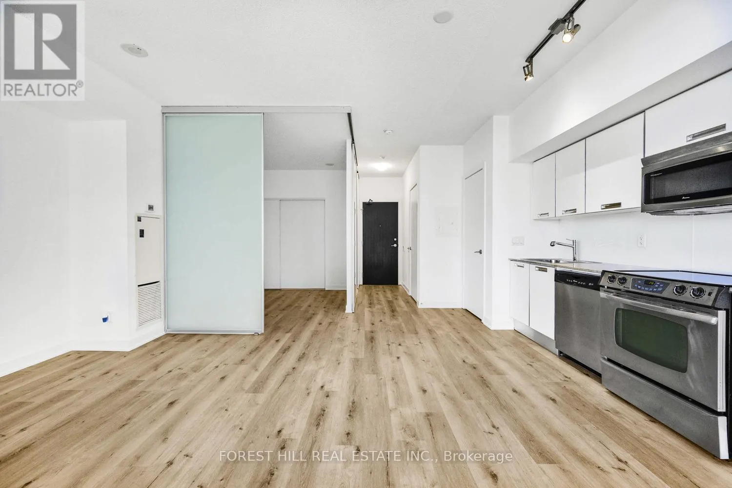 3210 - 33 CHARLES STREET E