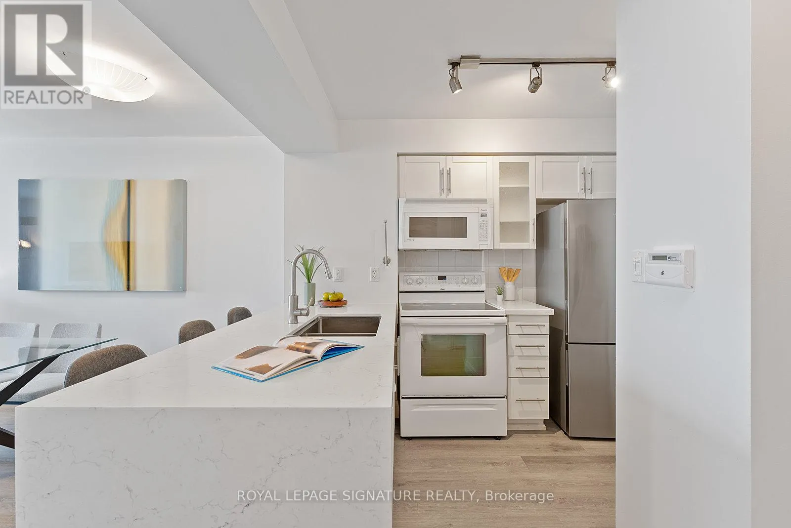 1407 - 410 QUEENS QUAY W