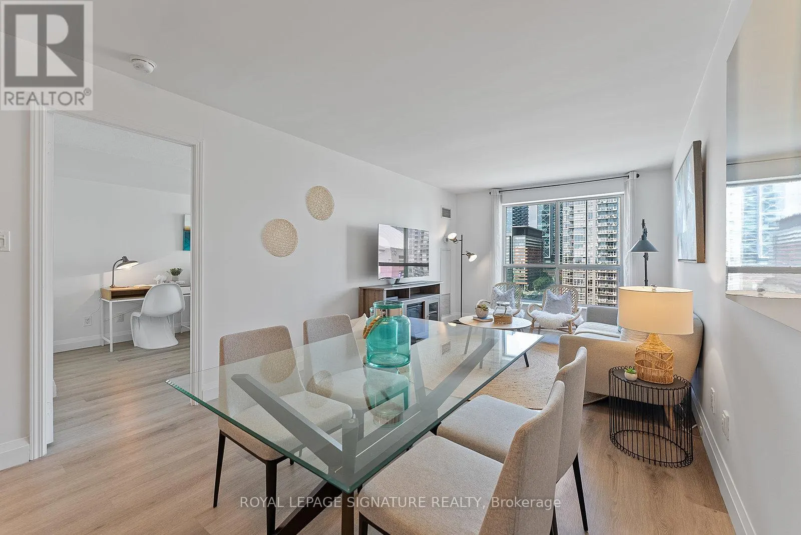 1407 - 410 QUEENS QUAY W