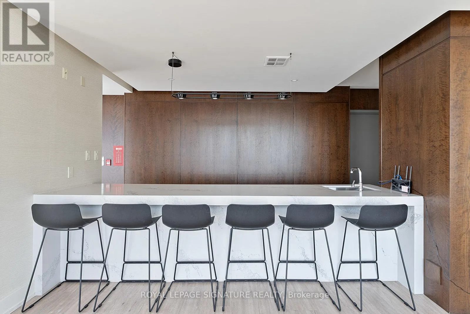 1407 - 410 QUEENS QUAY W