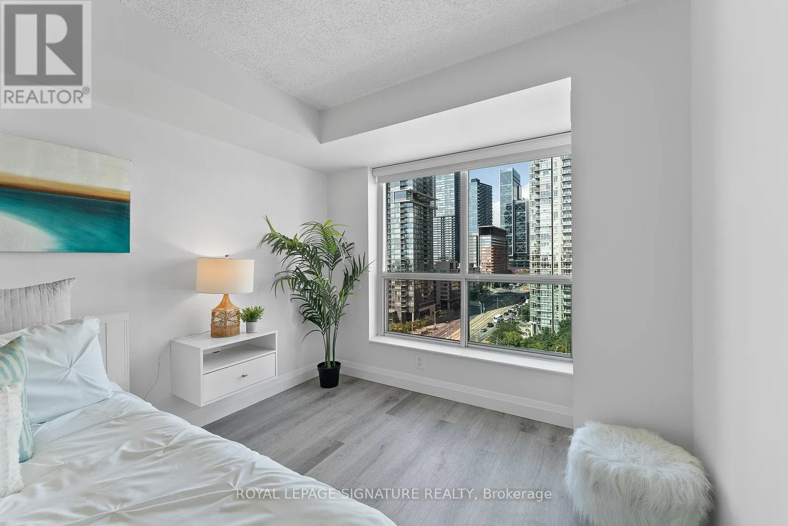 1407 - 410 QUEENS QUAY W