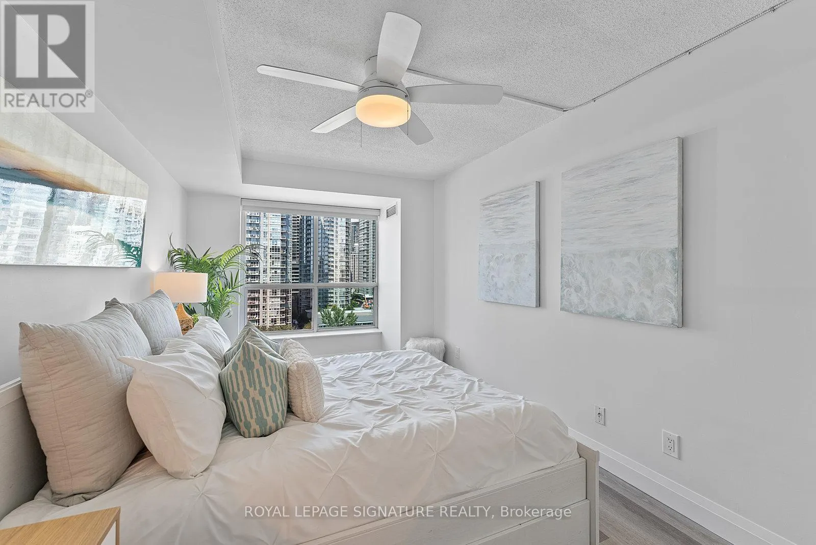 1407 - 410 QUEENS QUAY W