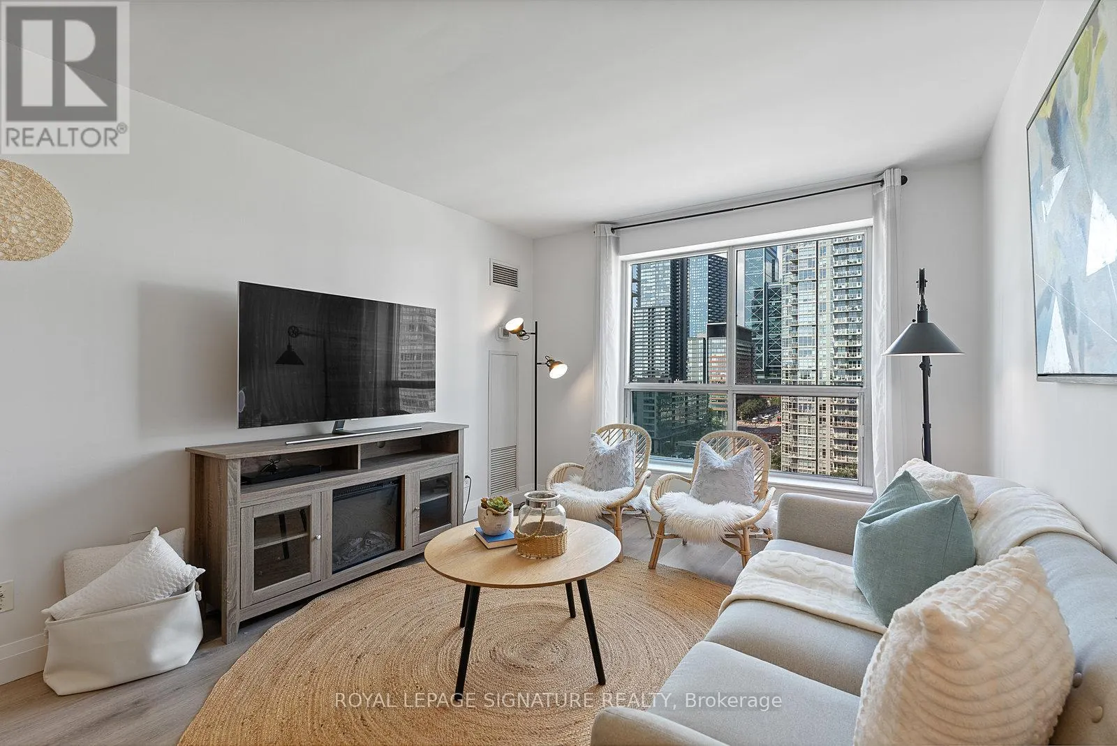 1407 - 410 QUEENS QUAY W